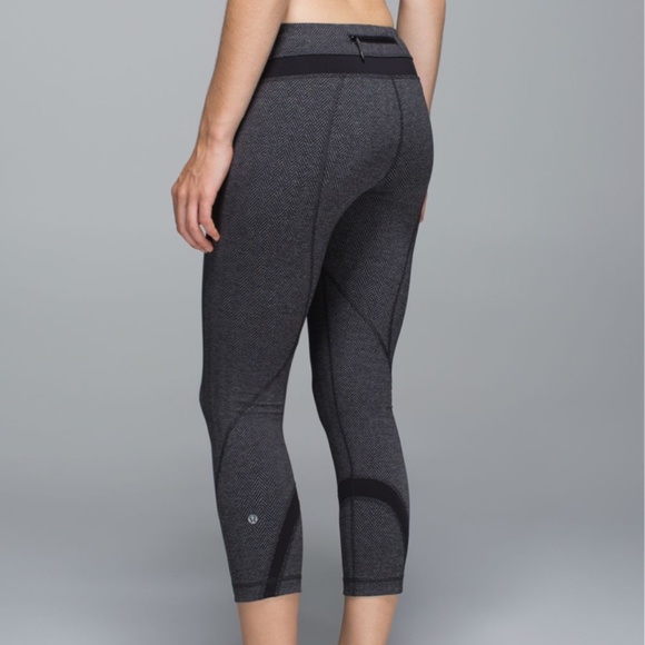 Lululemon Inspire Crop II *All Luxtreme - Picture 2 of 9